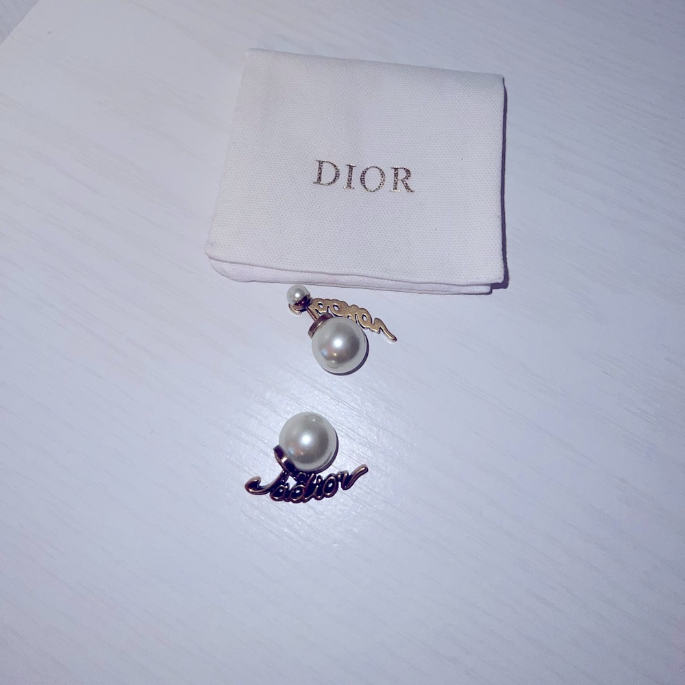 Luxury Earrings 💥Sold💥 - Picture 1 of 3